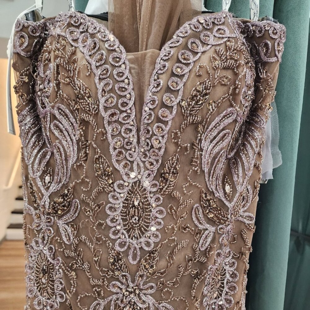Ivonne D ID 908 Mother's Gown